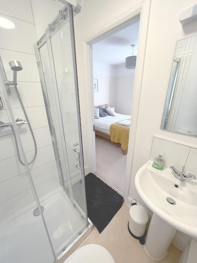 1 Ashford Road Guesthouse Redhill  Ngoại thất bức ảnh