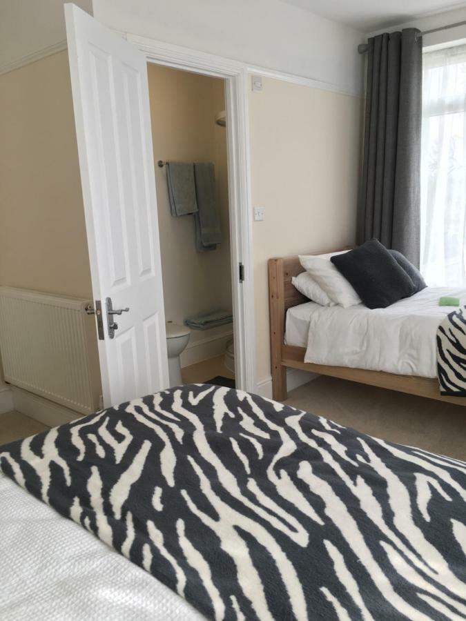 1 Ashford Road Guesthouse Redhill  Ngoại thất bức ảnh