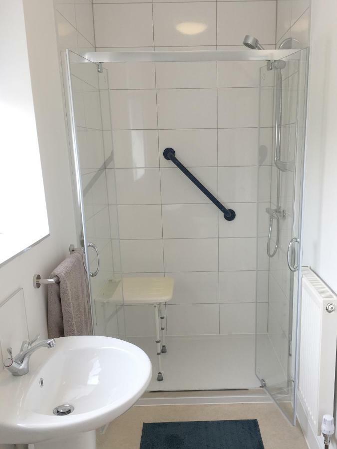 1 Ashford Road Guesthouse Redhill  Ngoại thất bức ảnh